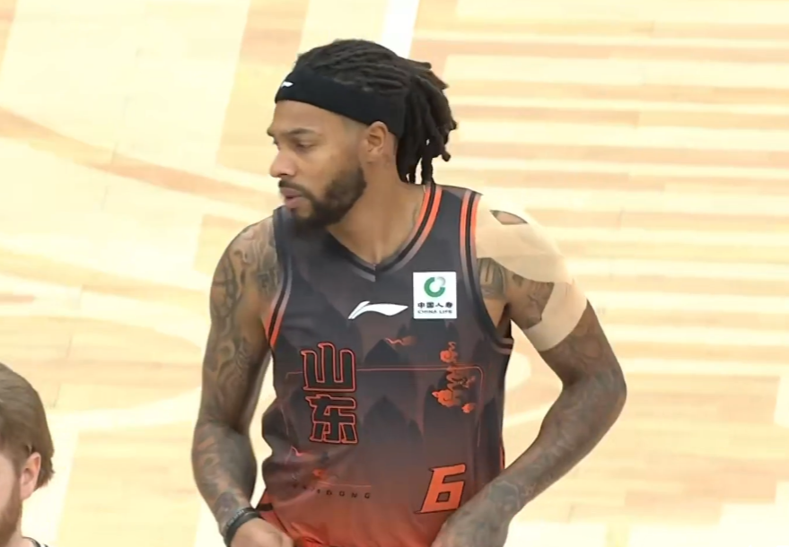 海星TV-山东男篮完胜南京评分出炉，于德豪吃饺子，高诗岩状态低迷