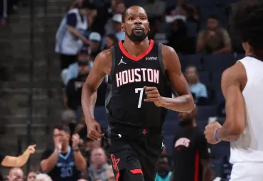 海星TV-杜兰特上半场13投4中，三分2中0得到12分7篮板1助攻1封盖